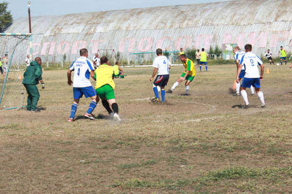 Сотрудники «Магнитогорскгазком» определили сильнейших спортсменов на соревнованиях по мини-футболу