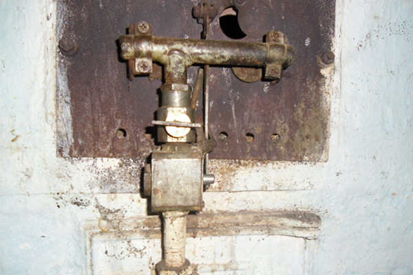 Сотрудники ОАО «Челябинскгазком» вновь предупреждают о необходимости строго соблюдать правила эксплуатации газовых приборов. Двое жителей получили смертельную дозу угарного газа в поселке Увельский Челябинской области