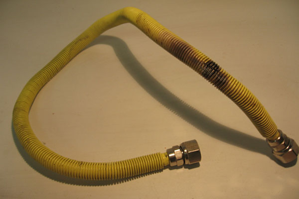 Житель города Кыштым Челябинской области «зарядил» газопровод и чуть не устроил пожар в многоквартирном доме